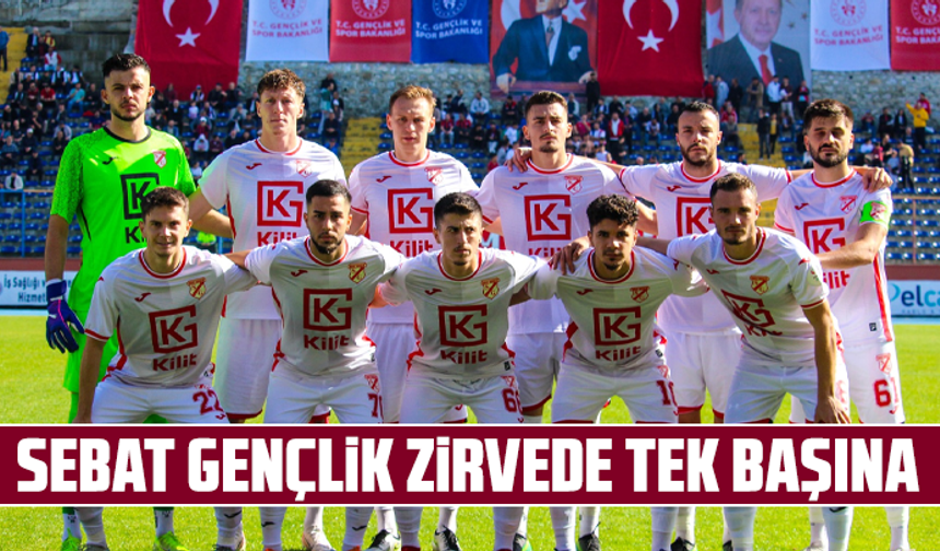 Sebat gençlik zirvede tek başına