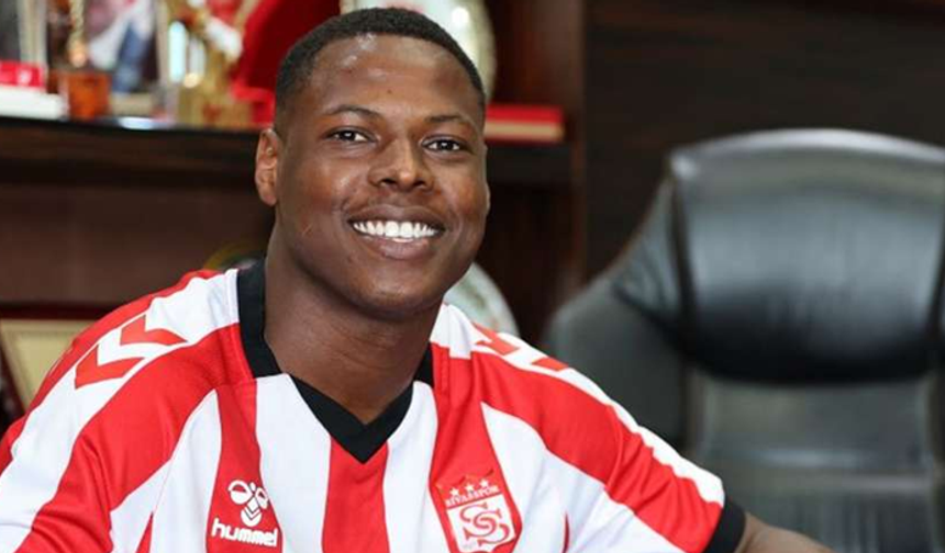 Sivasspor’da skandal :Oyuncu eşyalarını toplayıp kayboldu