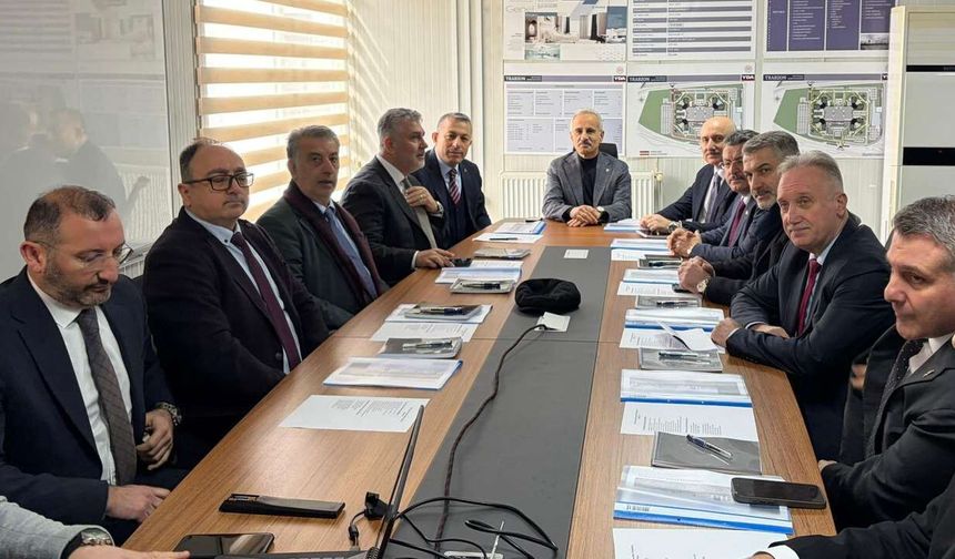 Bakan Uraloğlu’ndan Trabzon’da raylı sistem ve ulaşım açıklaması