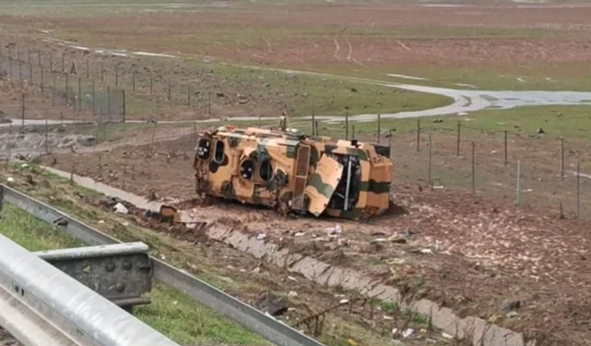 Şarampole yuvarlanan askeri araçta 10 personel yaralandı