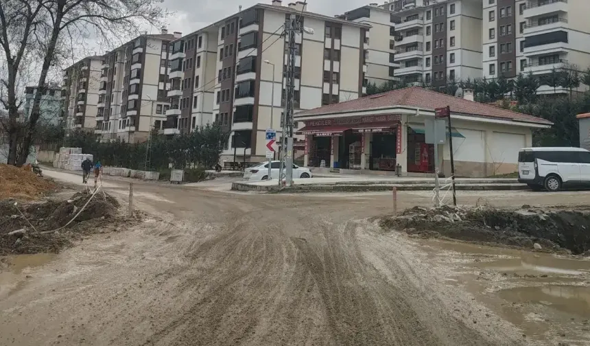 Araklı’da mahalle yolu çamura teslim: Vatandaş çözüm bekliyor
