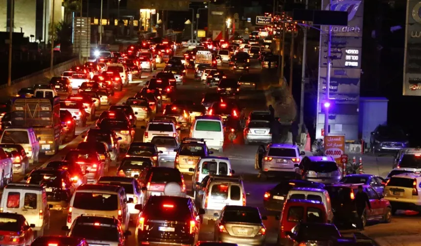 İsrail ordusu Lübnan'ı tehdit etti! Binlerce kişi kuzeye doğru göçe başladı