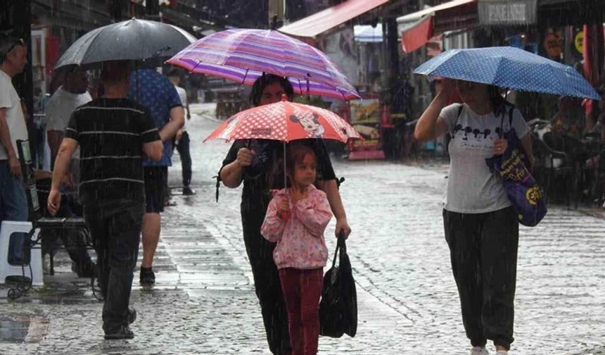 19 ilde sarı alarm: Kuvvetli sağanak, kar ve fırtına geliyor!