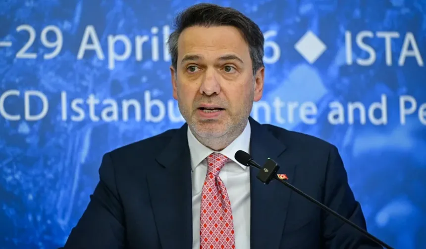 Alparslan Bayraktar'dan Özgür Özel'e: Bu konuda hiçbir şey bilmiyorsunuz