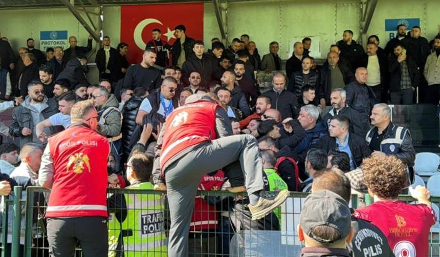 Trabzon 1. Amatör Küme Play-Off maçı sonrası tribünde kavga