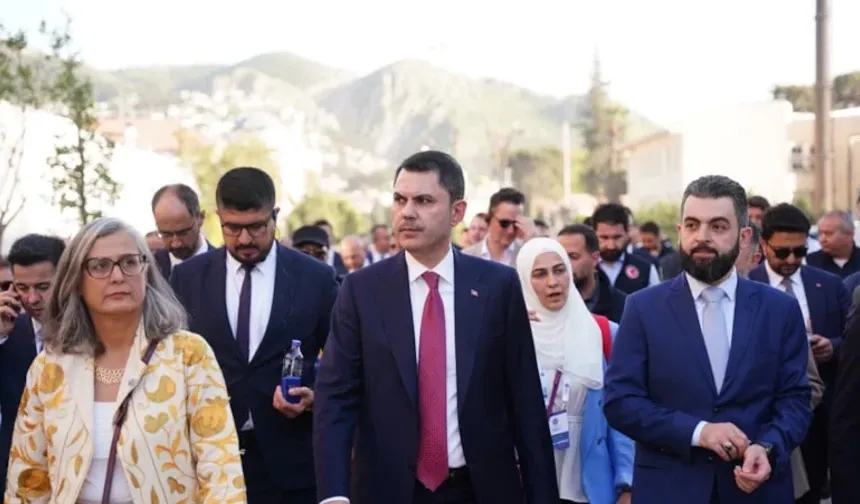 Murat Kurum Hatay'dan paylaştı: Birileri hükümet enkazın altında kalır diye bekledi